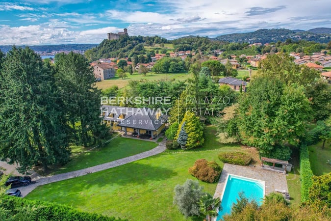 Villa in Angera - view 1