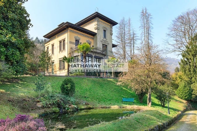 Villa in Stresa - view 1