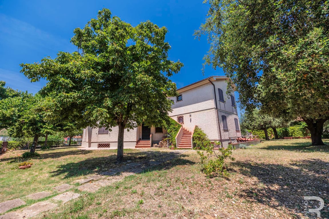 Villa in Roccastrada - Image 2