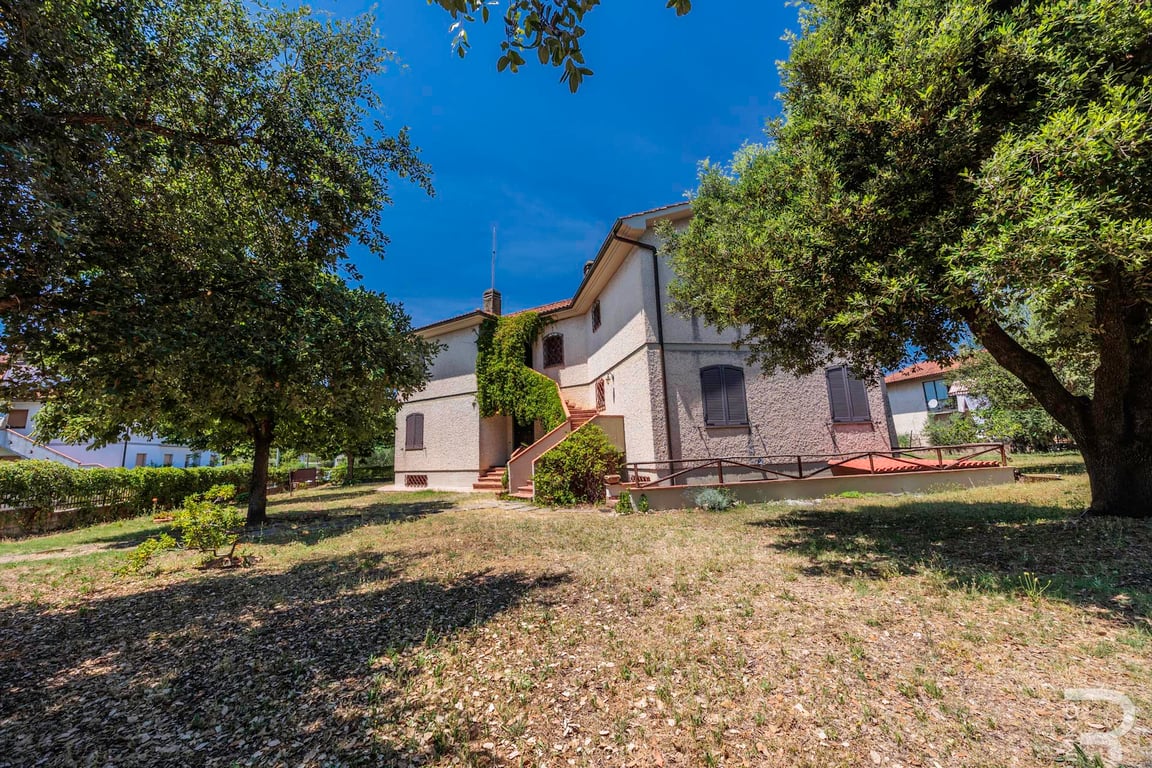 Villa in Roccastrada - Image 3