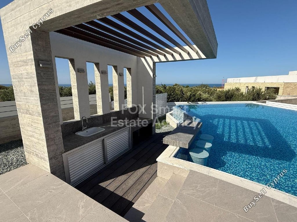 House in Yeroskipou - Image 3