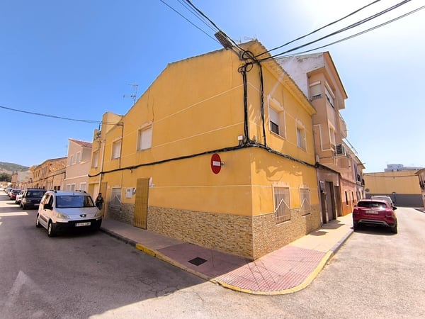 House in Pinoso - view 1