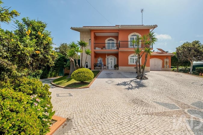 House in A dos Cunhados - view 1