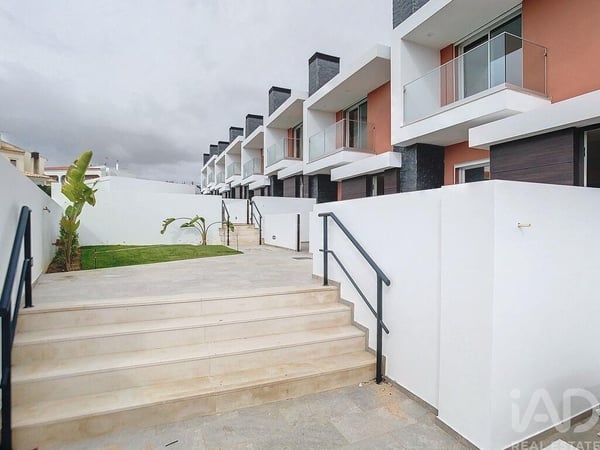 House in Oura - view 1