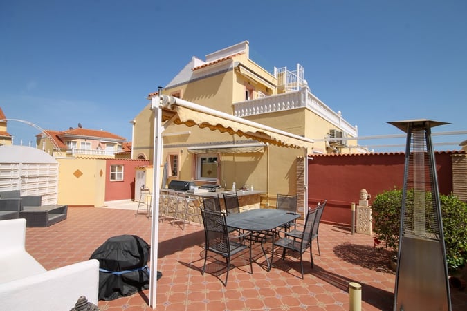 House in Villamartin - view 1