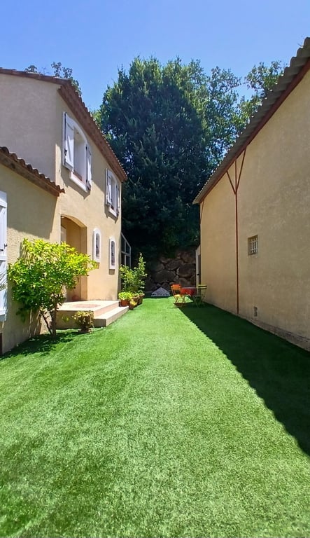House in Thezan-les-Beziers - Image 2