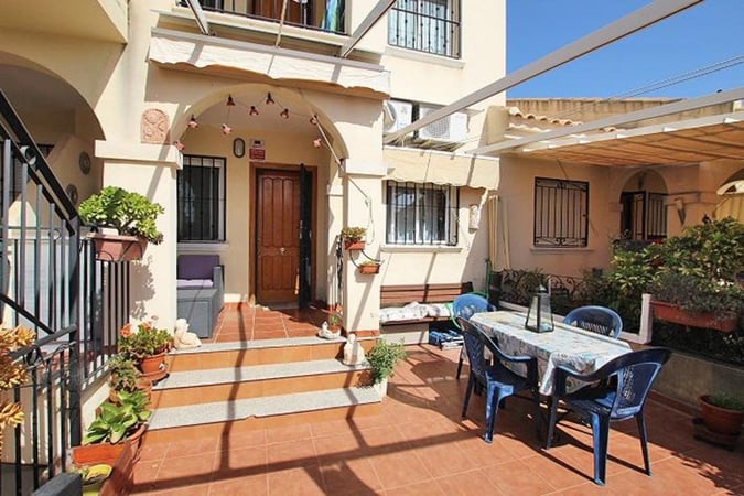 House in Guardamar del Segura - view 1
