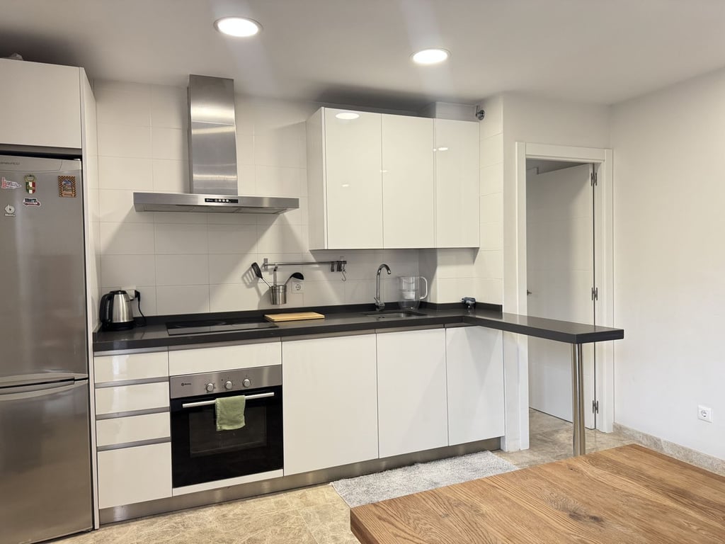 Apartment in Nueva Andalucia - Image 2