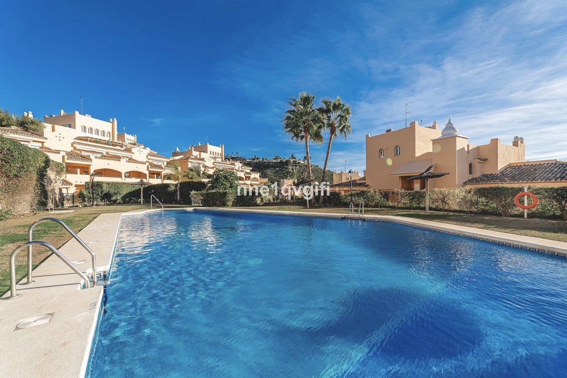 Apartment in Elviria - Image 3