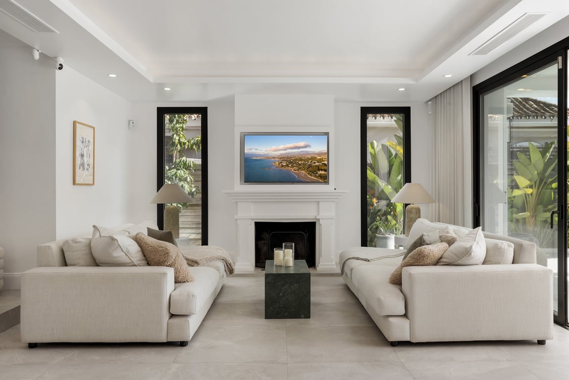 Villa in Nueva Andalucia - Image 3