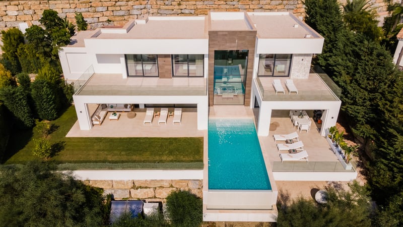 Villa in Benahavis - view 1