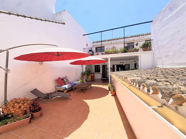 House in Benahavis - view 1