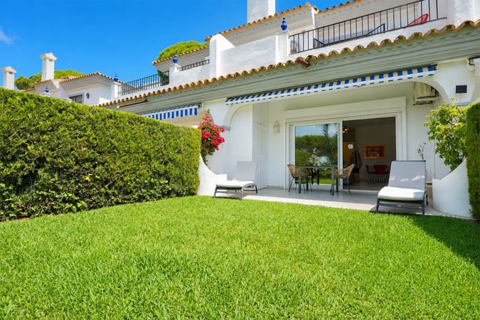 Villa in Cabopino - view 1