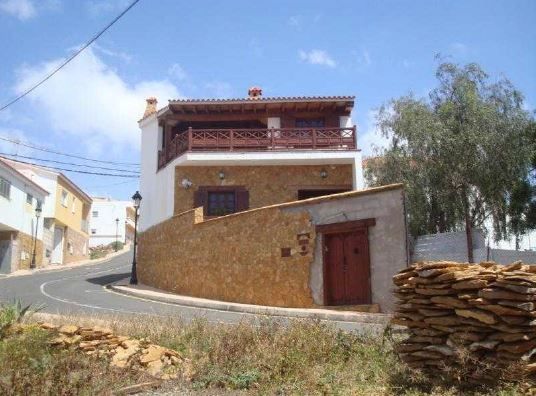 House in Toto - view 1
