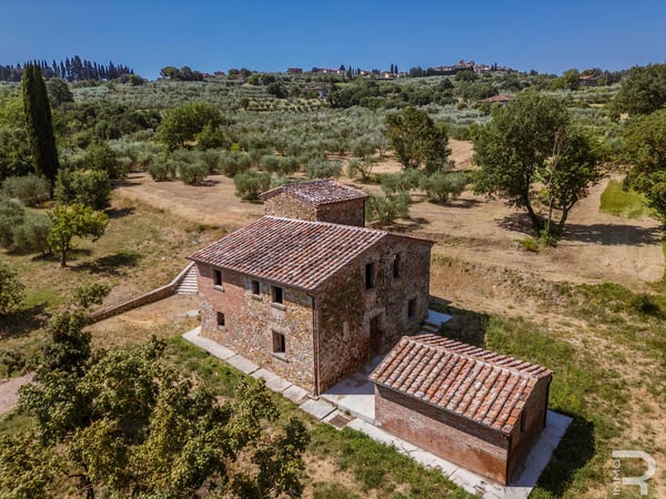 House in Lucignano - view 1