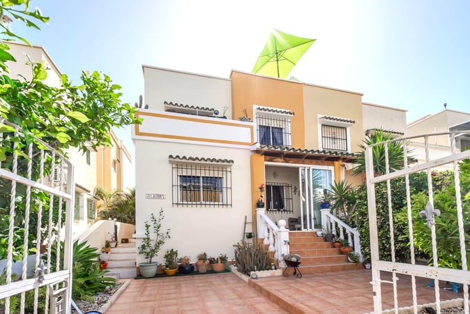 House in Urbanizacion los Balcones - view 1