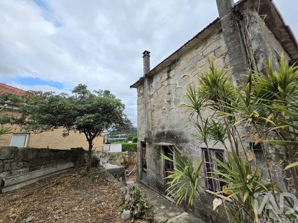 House in Sao Mamede de Infesta - view 1