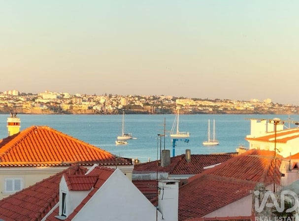 Apartment in Cascais - view 1