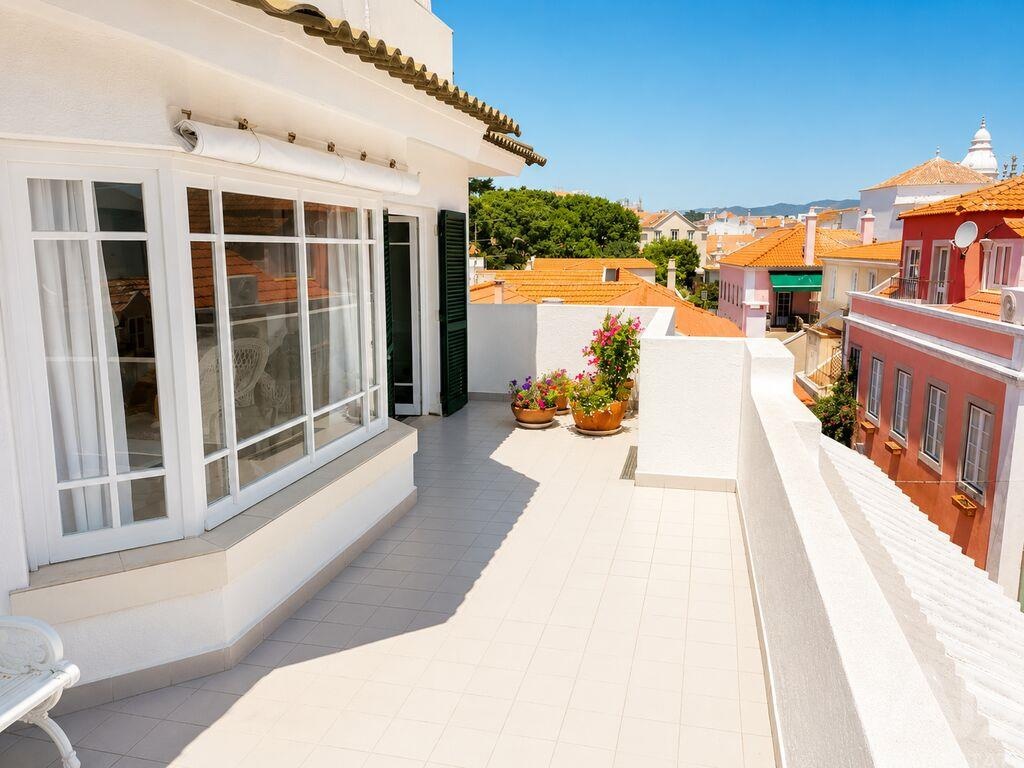 Apartment in Cascais - Image 2