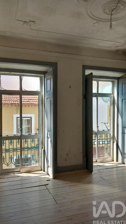 House in Lavradio - Image 3