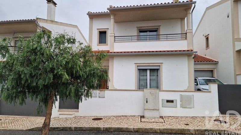 House in Cela - view 1