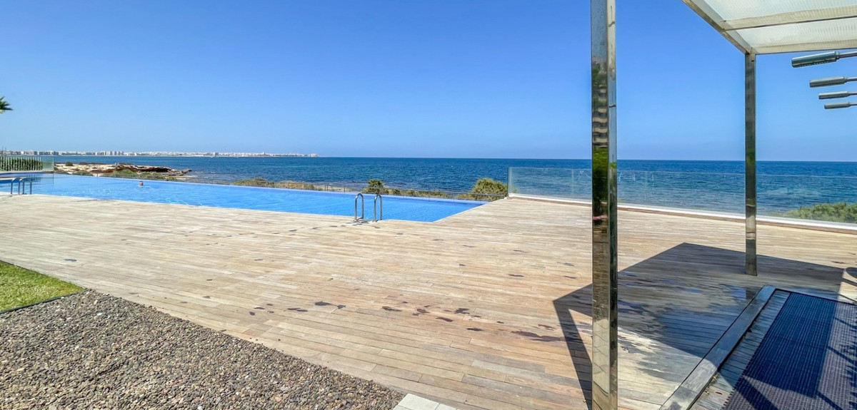 Apartment in Punta Prima - Image 3