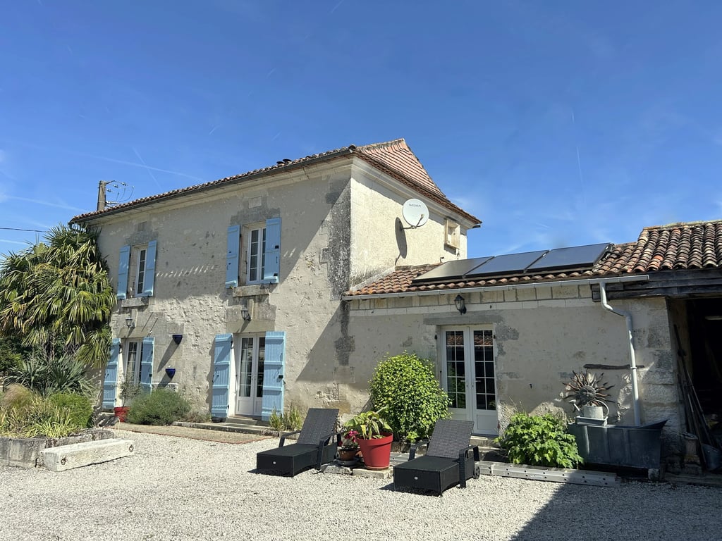 House in La Tour-Blanche-Cercles