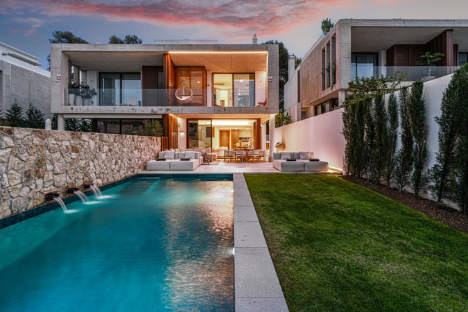 Villa in Nueva Andalucia - view 1