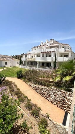 Apartment in Nueva Andalucia - view 1