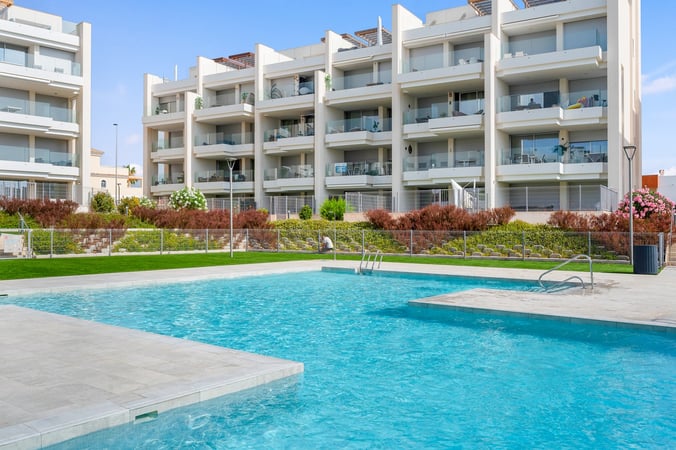 Apartment in Villamartin - view 1
