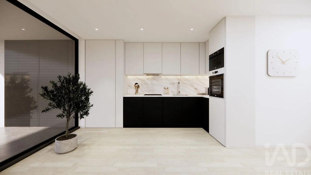 Apartment in Costa - Image 2