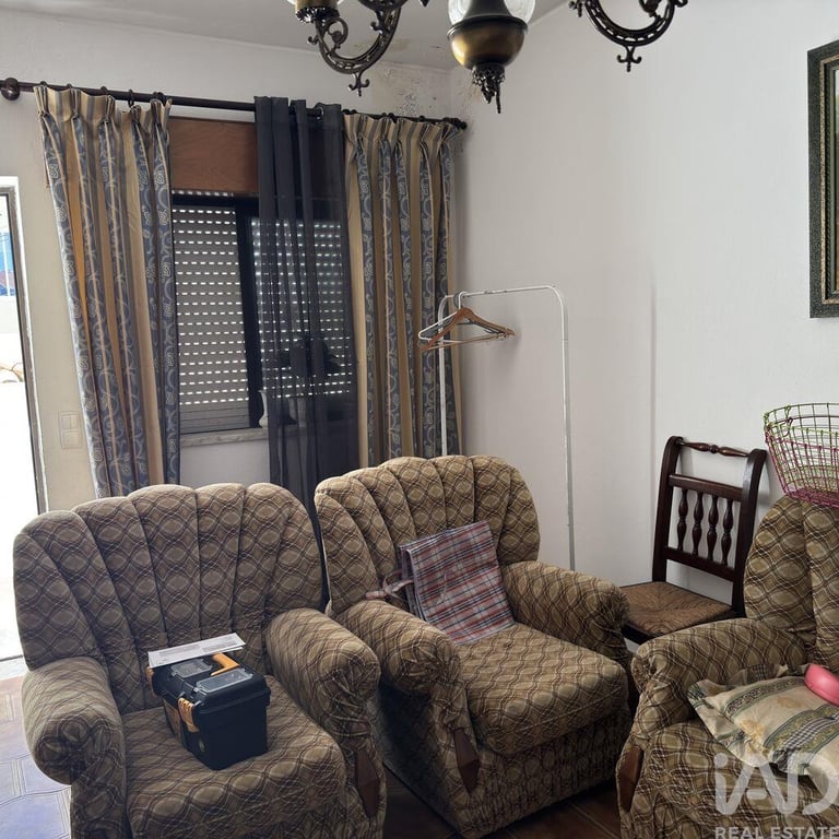 House in Portelas - Image 3