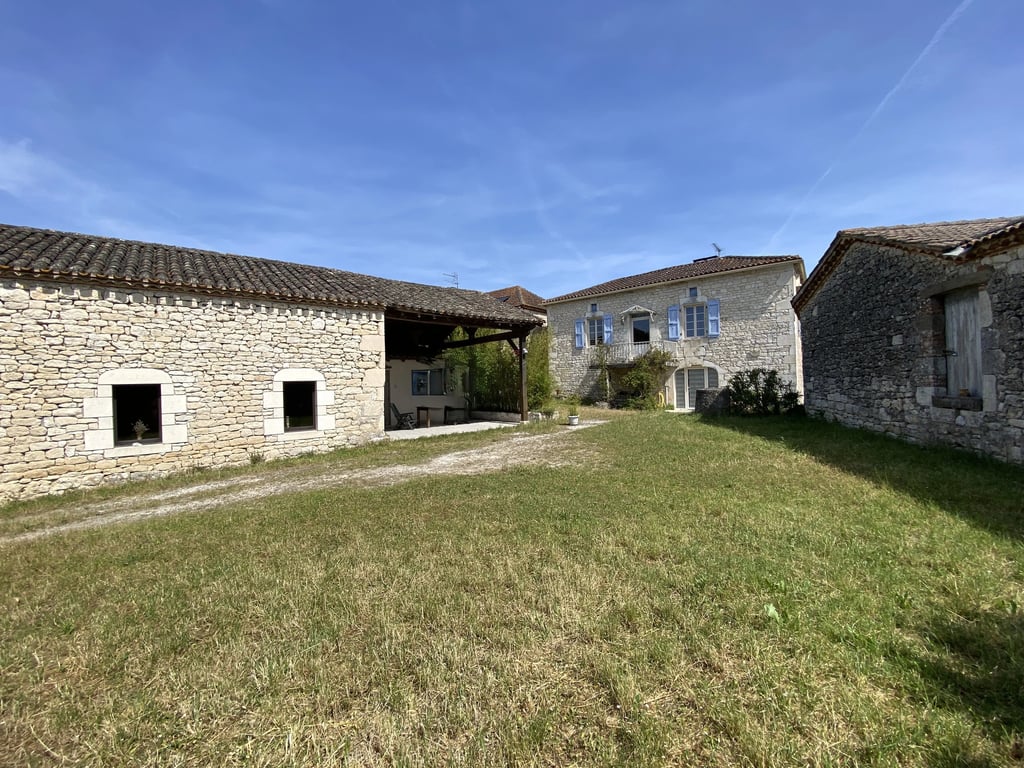 House in Saint-Matre - Image 2