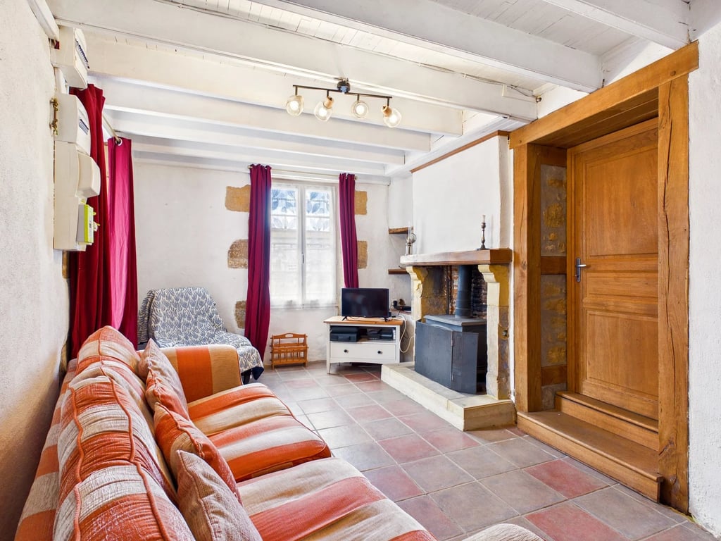 House in Pressac - Image 3