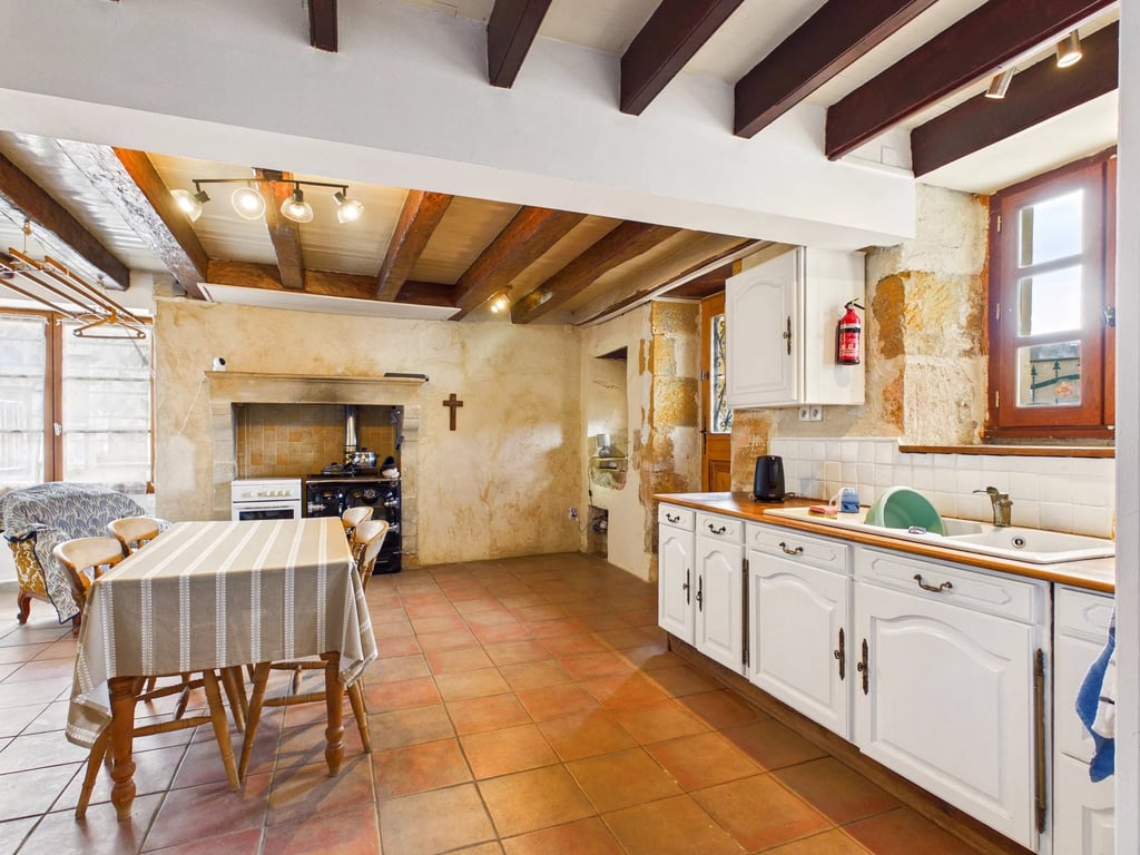House in Pressac - Image 2