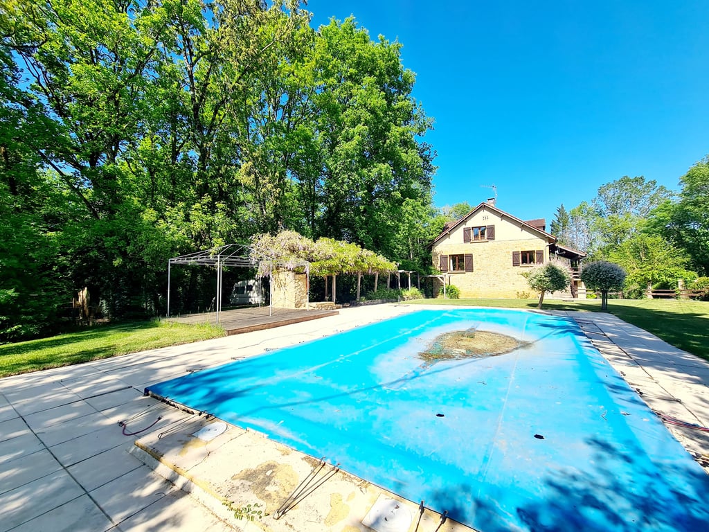 House in Lamothe-Fenelon - Image 2