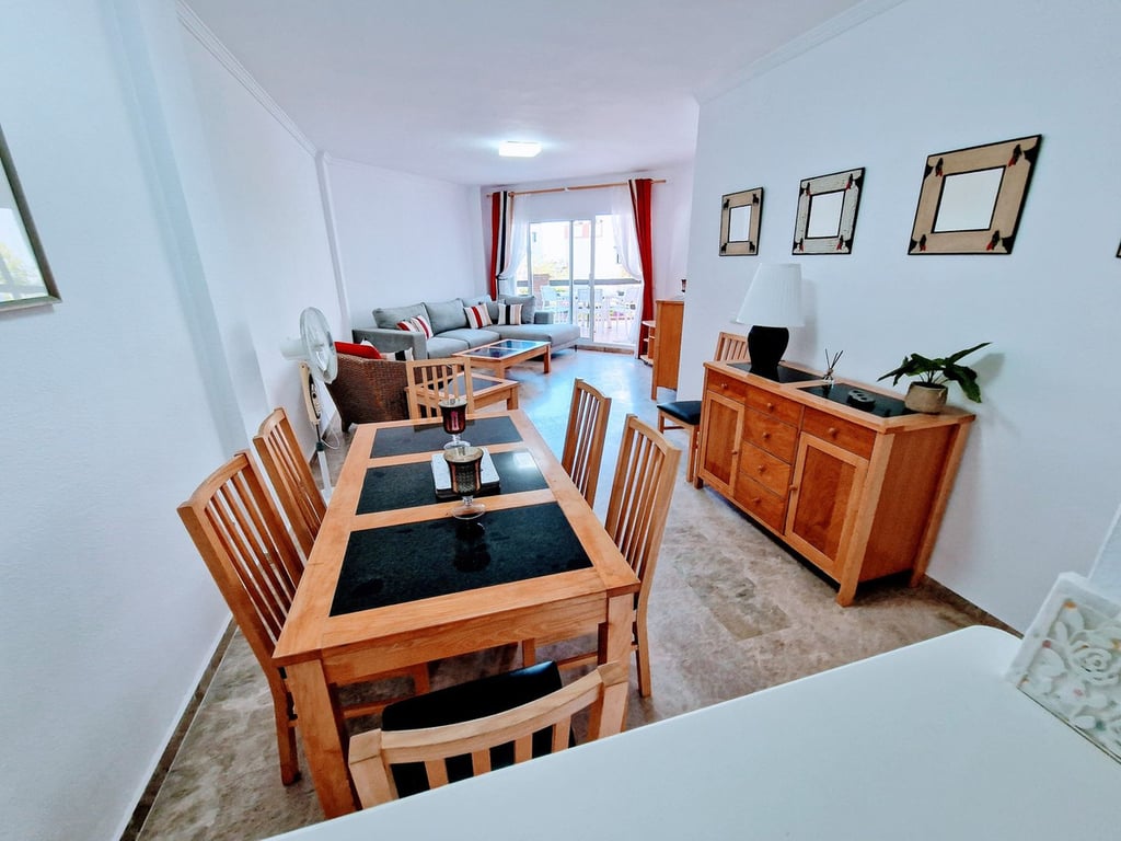 Apartment in Sitio de Calahonda - Image 2