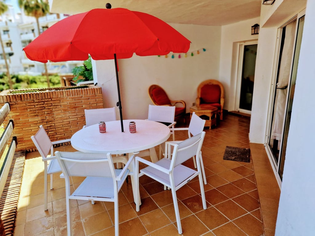 Apartment in Sitio de Calahonda - Image 3