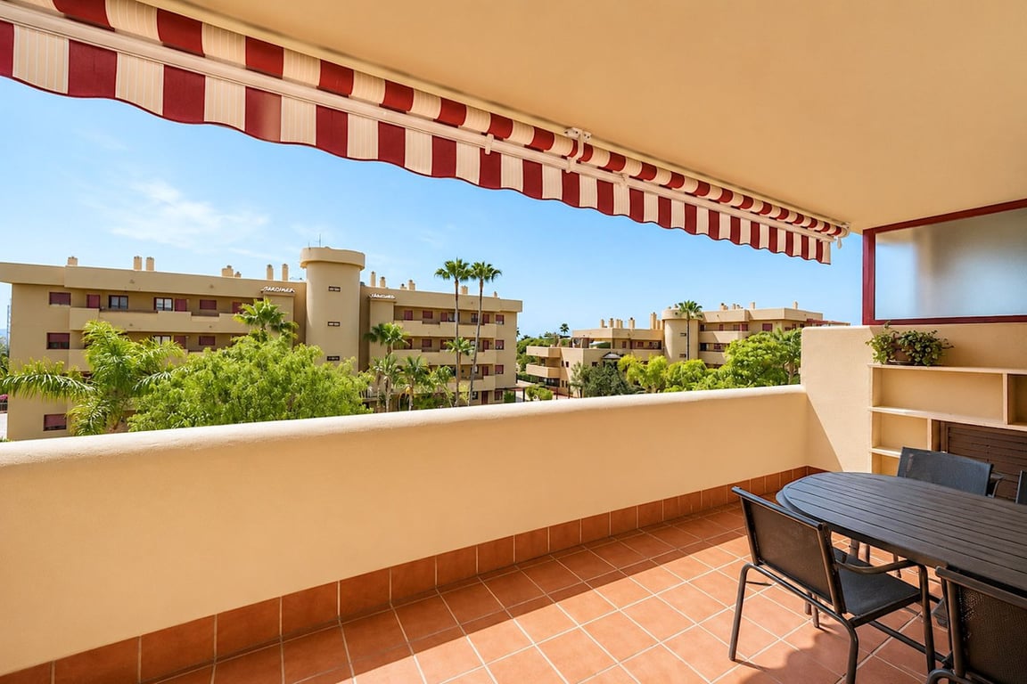 Apartment in La Cala De Mijas - Image 2