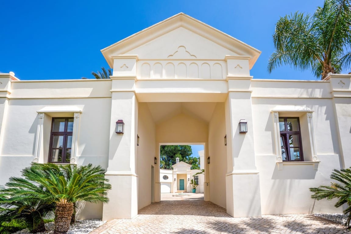 Villa in Guadalmina - Image 2
