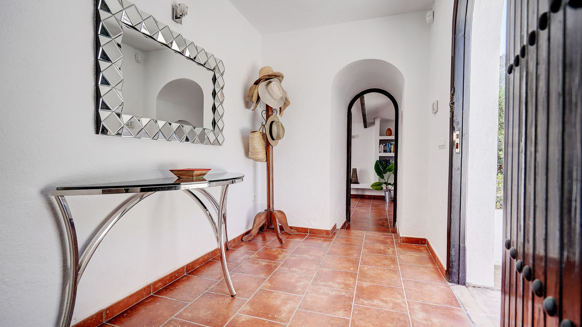 Villa in Mijas Costa - Image 3