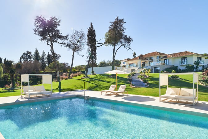 Villa in San Pedro de Alcantara - view 1