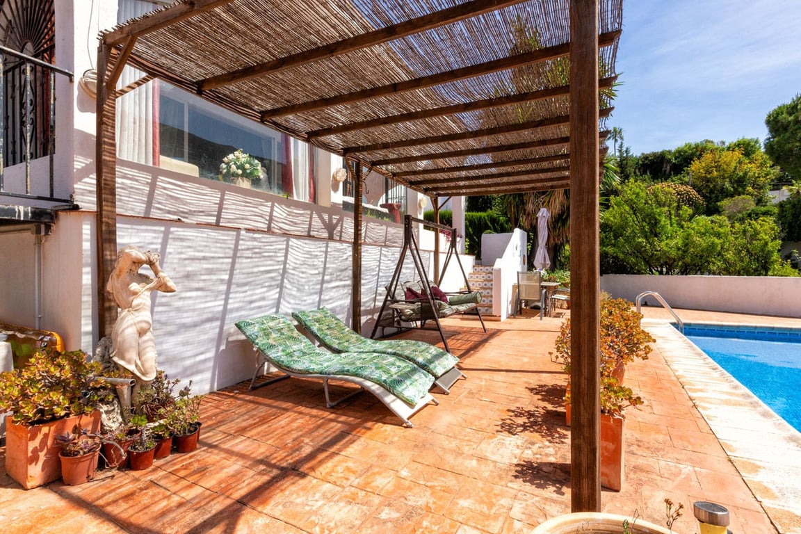 Villa in Mijas Costa - Image 2