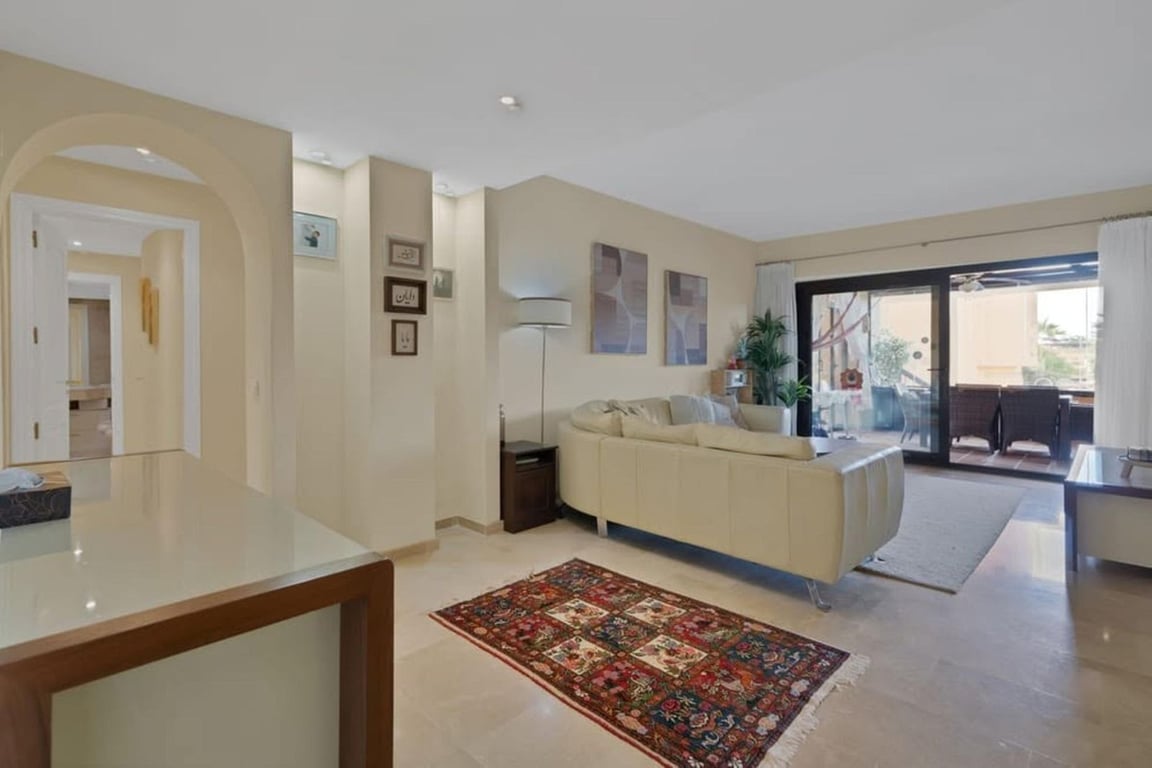 Apartment in La Duquesa - Image 2