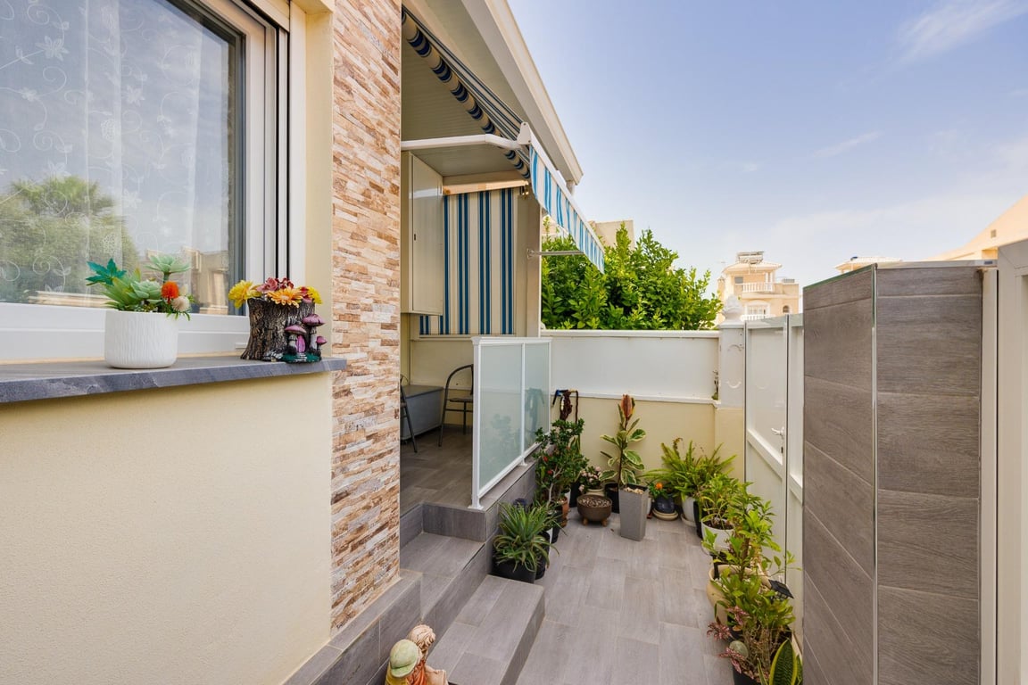 House in Torrevieja - Image 3