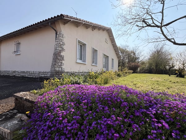 House in Ruffec - view 1