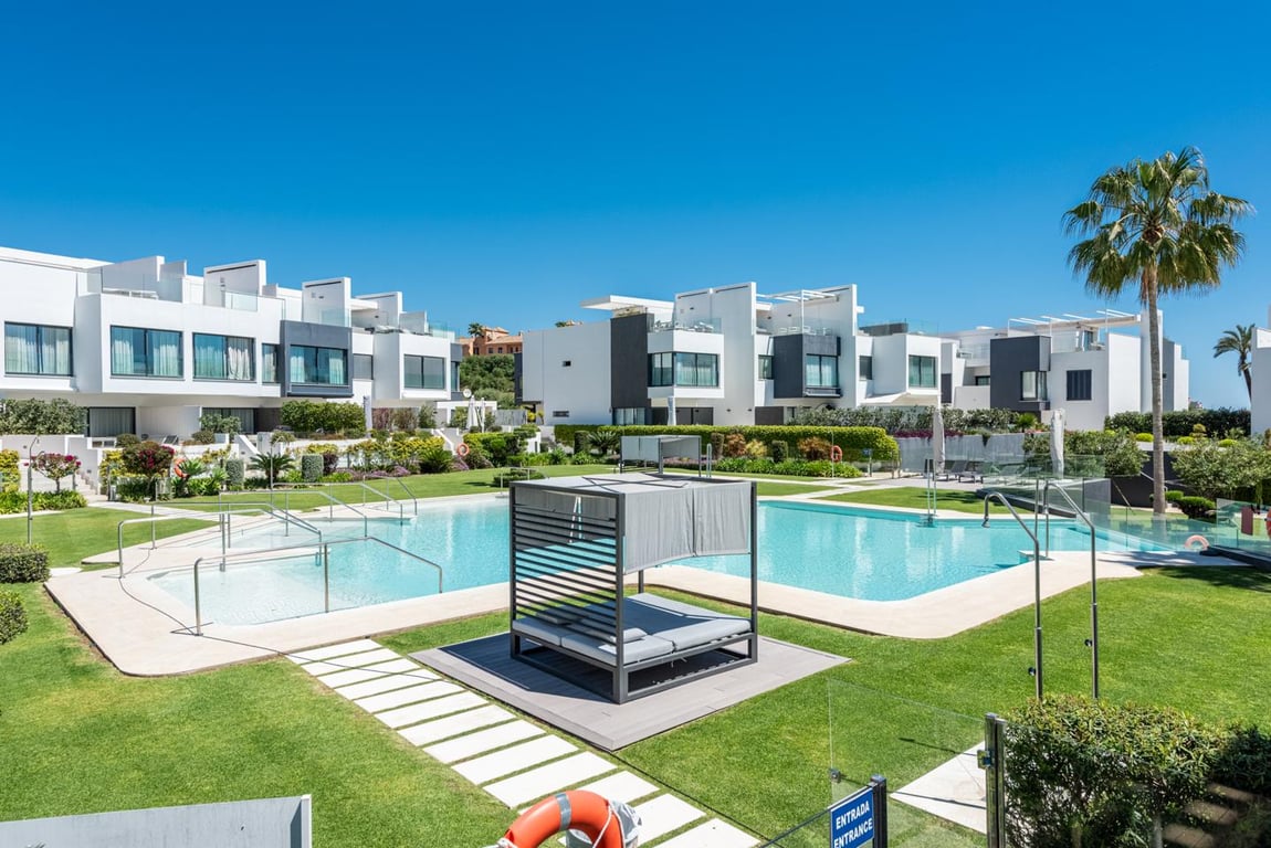 Villa in Estepona - Image 2