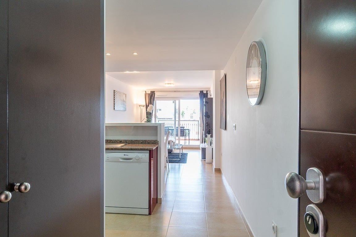 Apartment in Urbanizacion los Balcones - Image 2