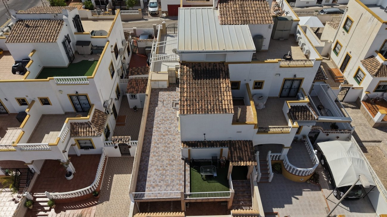 Apartment in Urbanizacion los Balcones - Image 2