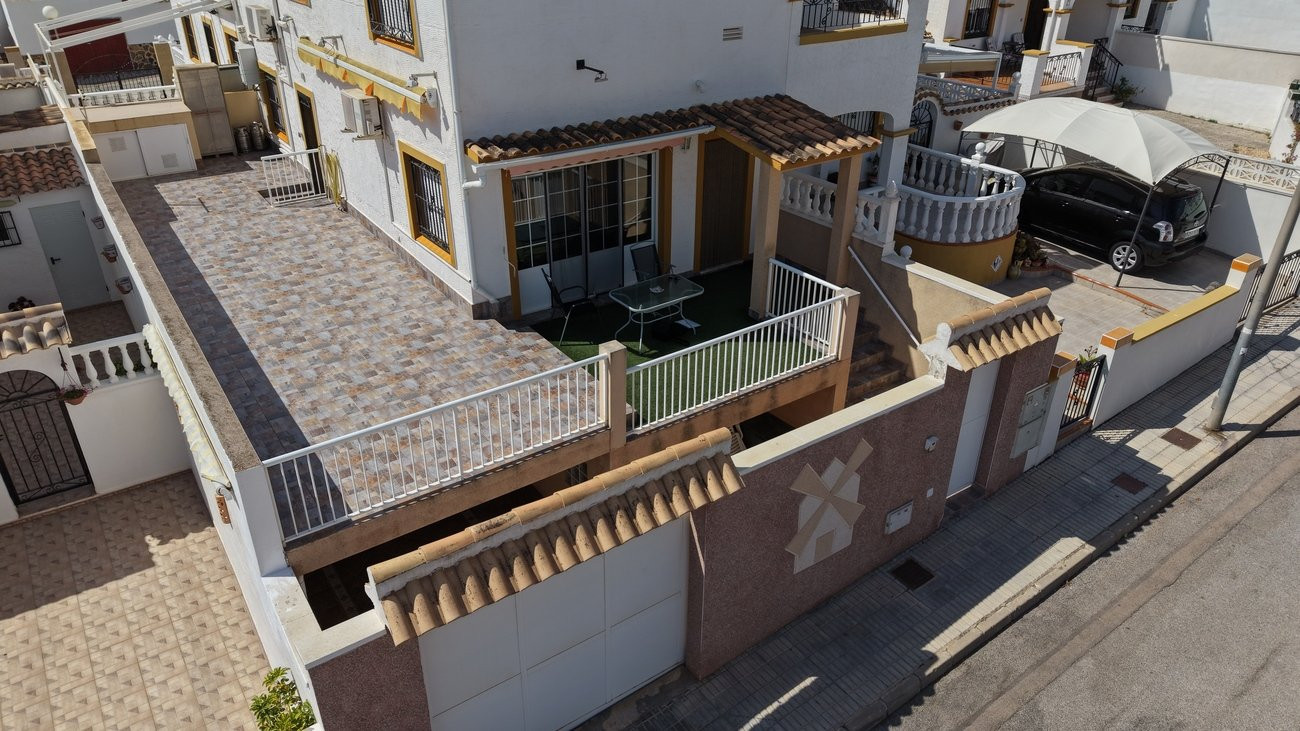 Apartment in Urbanizacion los Balcones - Image 3